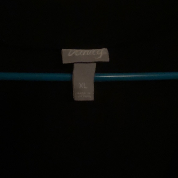 Vanity fitted long sleeve - Picture 3 of 3